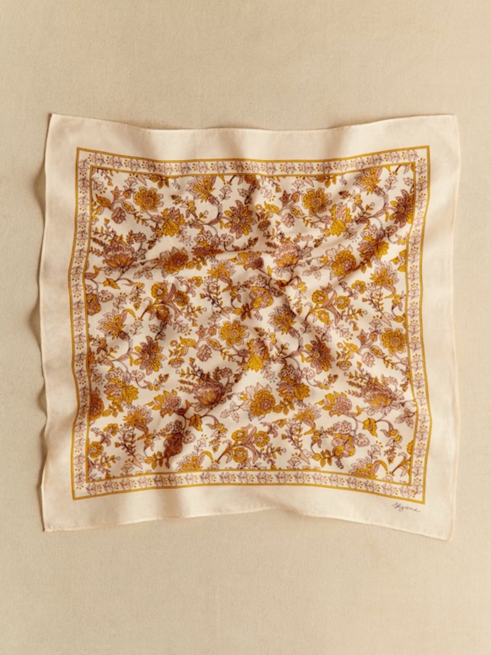 SEZANE GASTON SCARF. Creamy floral